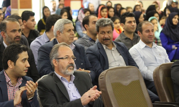 کارمنان صنایع پتروشیمی در بندر ماهشهر ورزش